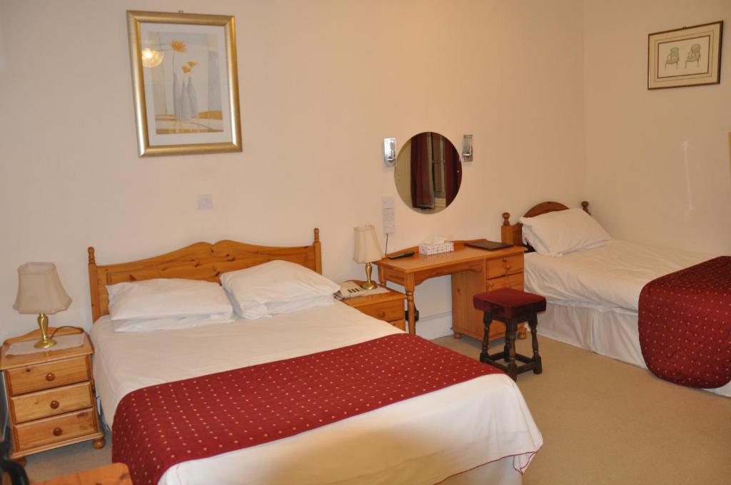 The Roundabout 4* Fareham